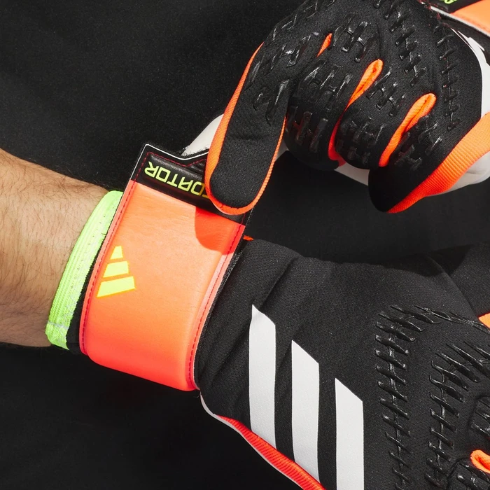 adidas Predator League Torwarthandschuhe black/solar red/solar yellow