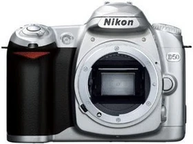 Nikon D50 silber mit Objektiv Fremdhersteller