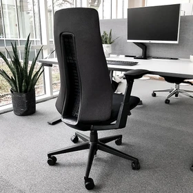Haworth Fern Bürostuhl, Rahmen schwarz, schwarz