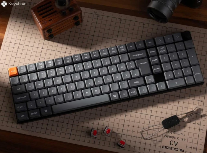 Keychron K17 Max, grau, LEDs RGB, Gateron LOW PROFILE 2.0 BROWN, USB/Bluetooth, DE