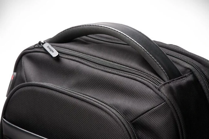 Kensington Contour 2.0 Business 14" Laptop Rucksack schwarz