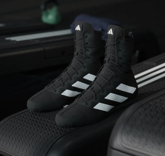 adidas Box Hog 4 core black/cloud white