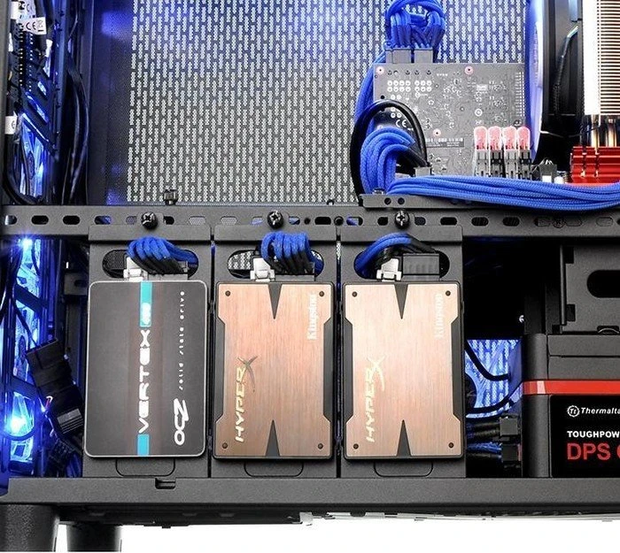 Thermaltake Core X2, Acrylfenster
