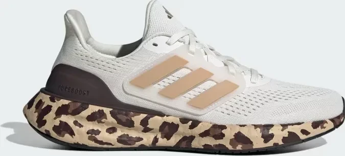 adidas Pureboost 23 core white/gold metallic/shadow brown (Damen)