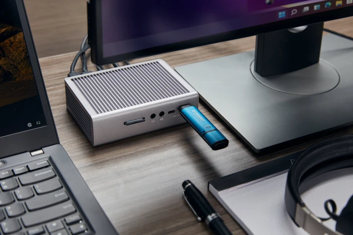 Kingston IronKey Vault Privacy 50 64GB, USB-A, USB 3.2 Gen 1×1