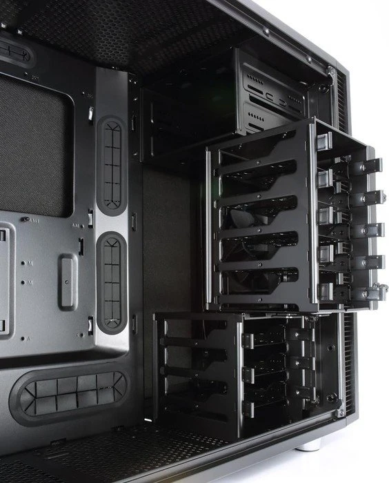 Fractal Design Define R5 Blackout Edition, schallgedämmt