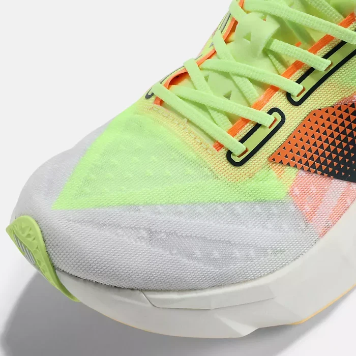 New Balance FuelCell SuperComp Elite v4 white/bleached lime glo/hot mango (Damen)