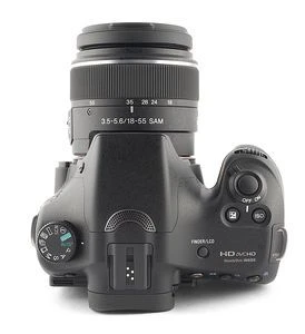 Sony Alpha 65 mit Objektiv 18-55mm 3.5-5.6 DT SAM