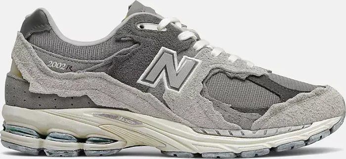 New Balance 2002R Protection Pack rain cloud/magnet (Herren)
