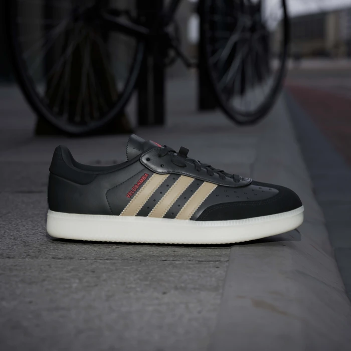 adidas Velosamba Leather core black/cyber metallic/pure ruby