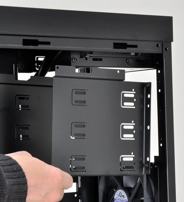 Lian Li PC-A61B schwarz