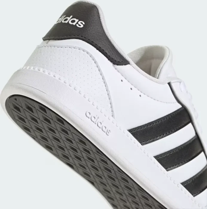 adidas Breaknet Sleek cloud white/core black/gold metallic (Damen)