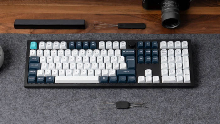 Keychron Q6 Max, Carbon Black, LEDs RGB, hot-swap, Gateron Jupiter RED, USB/Bluetooth, DE