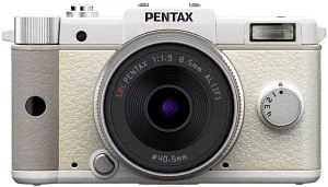 Pentax Q weiß mit Objektiv Q 02 Standard Zoom 5-15mm 2.8-4.5 AL
