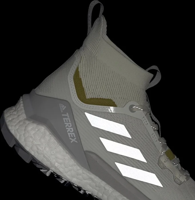 adidas Terrex x and Free Hiker 2.0 off white/matte silver/linen green (Damen)