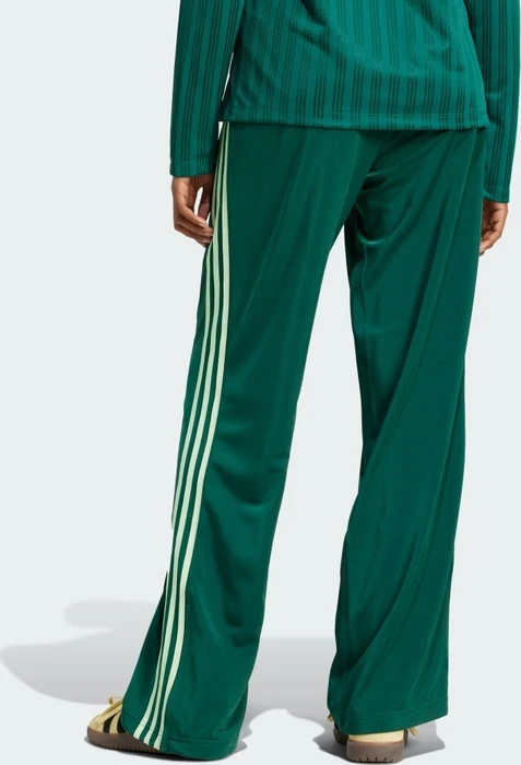 adidas Classic Firebird Loose Trainingshose lang collegiate green/semi green spark (Damen)