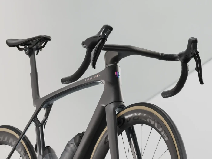 Trek Madone SLR 7 Gen 8 matte carbon smoke/prismatic pearl Modell 2025