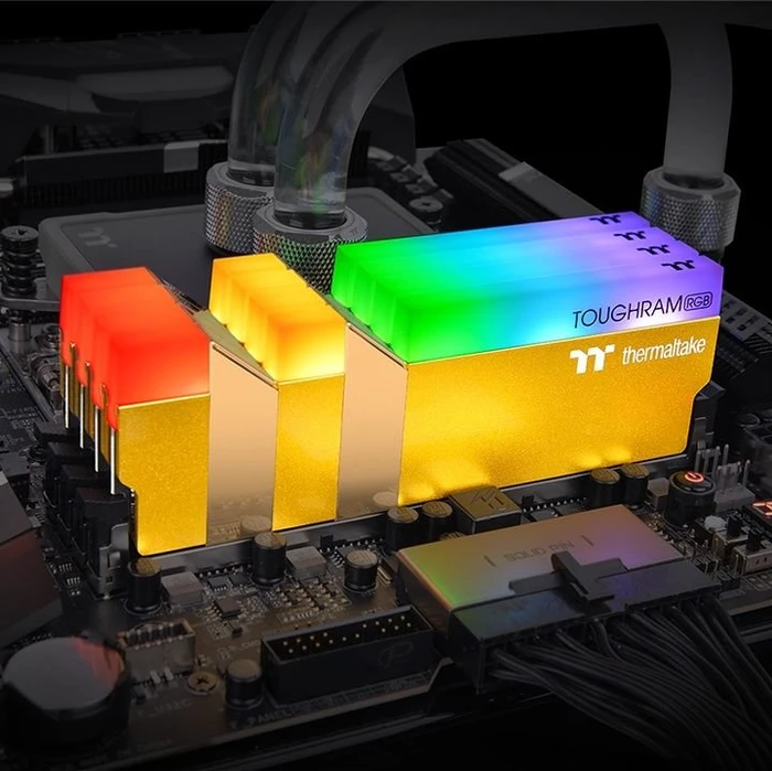Thermaltake Toughram RGB Memory Metallic Gold UDIMM 16GB Kit, DDR4-3600, CL18-19-19-39