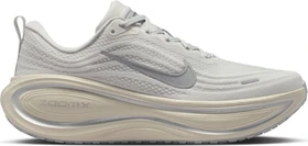 Nike Vomero Plus platinum tint/grey fog/iron grey/reflect silver (Herren)