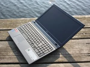 Acer Aspire 5560G-83508G50Mnk, schwarz, A8-3500M, 8GB RAM, 500GB HDD, Radeon HD 6720G2, DE