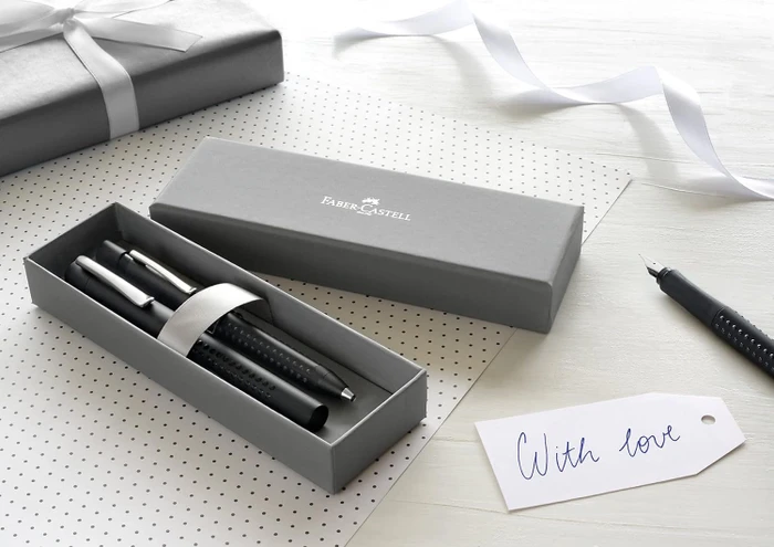 Faber-Castell Füller Grip 2011 schwarz, rechte Hand/linke Hand, fein
