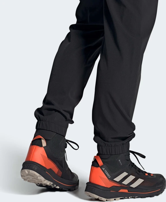 adidas Terrex Skychaser Tech Mid GTX core black/wonder beige/semi impact orange