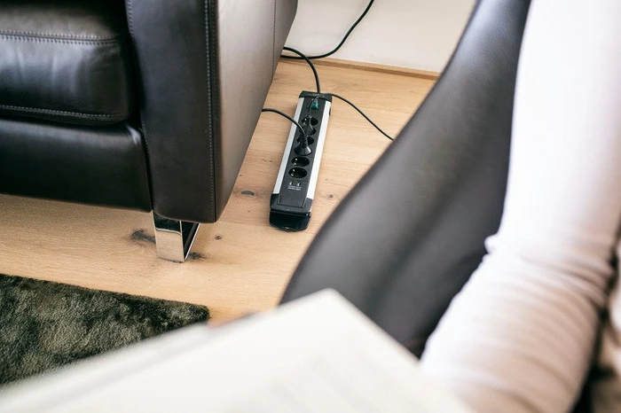 Brennenstuhl Premium-Alu-Line, 6-fach, 2x USB-A, 3m, silber/schwarz