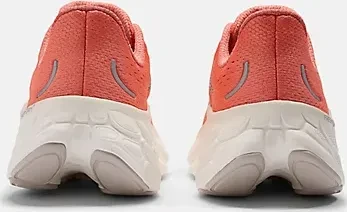 New Balance Fresh Foam X More v4 gulf red/sea salt/silver metallic (Damen)