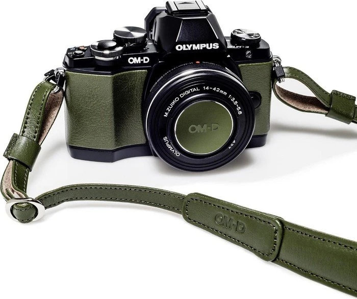 Olympus OM-D E-M10 grün mit Objektiv M.Zuiko digital ED 14-42mm 3.5-5.6 EZ