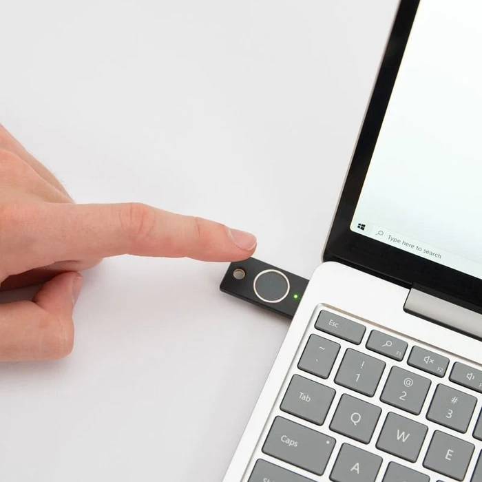 Yubico YubiKey Bio FIDO Edition, Fingerprint Reader, schwarz