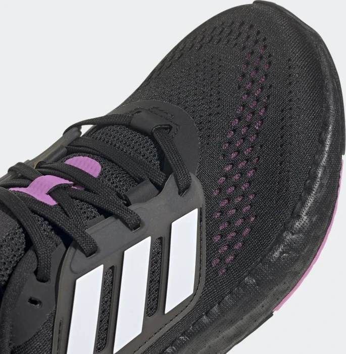 adidas Pureboost 22 core black/cloud white/semi pulse lilac (Herren)
