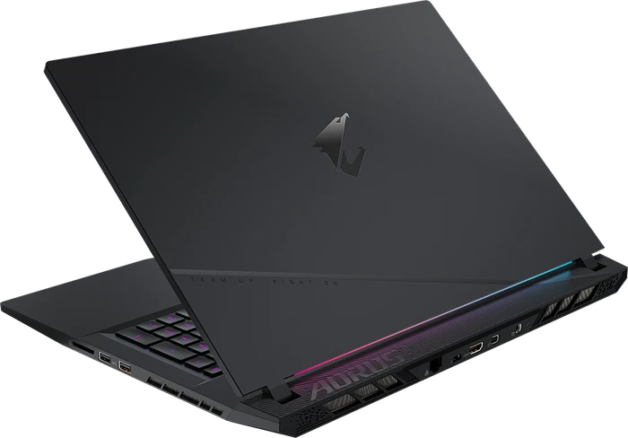 GIGABYTE AORUS 17, Core i7-13620H, 16GB RAM, 1TB SSD, GeForce RTX 4070, DE