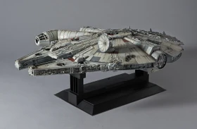 Revell Bandai Star Wars Millennium Falcon