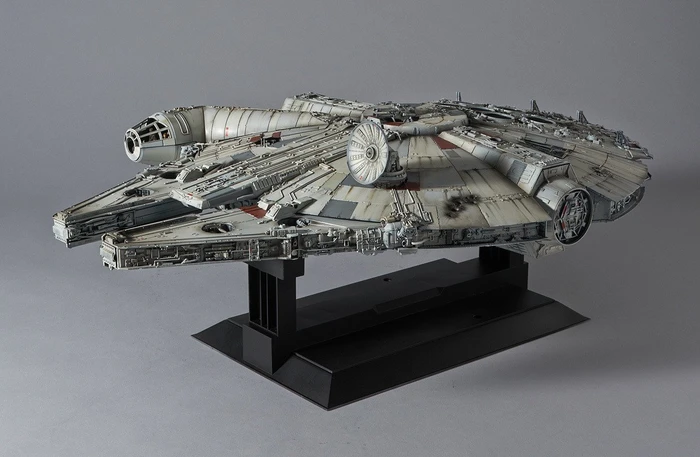 Revell Bandai Star Wars Millennium Falcon