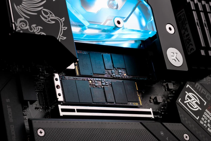 MSI MPG X670E Carbon EK X (AMD AM5)