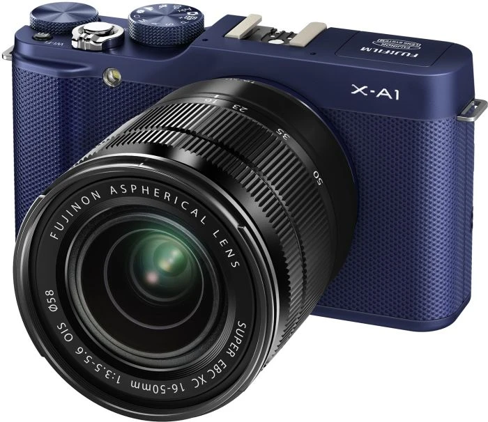 Fujifilm X-A1 blau mit Objektiv Fujinon XC 16-50mm 3.5-5.6 OIS