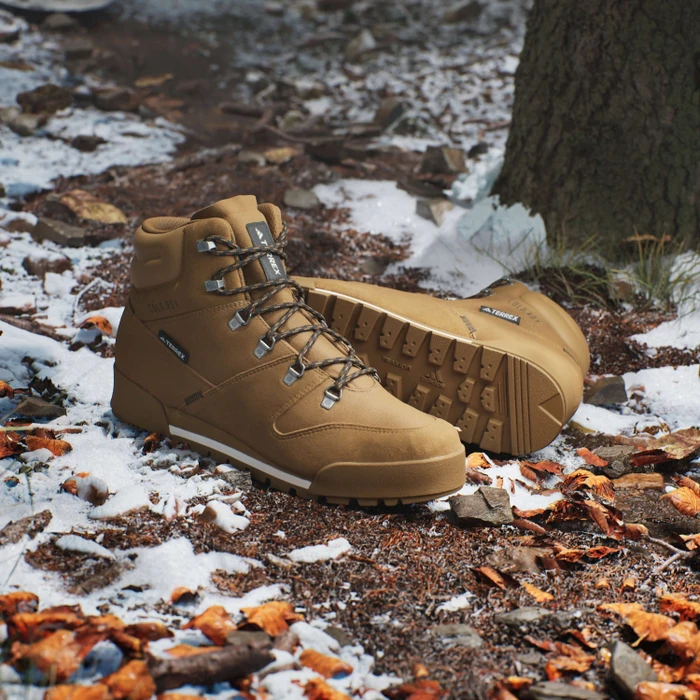 adidas Terrex Snowpitch Cold.RDY bronze strata/semi impact orange