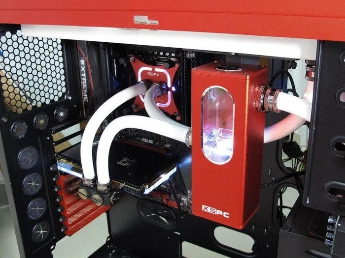 XSPC Ion Reservoir rot LED weiß, mit Pumpe