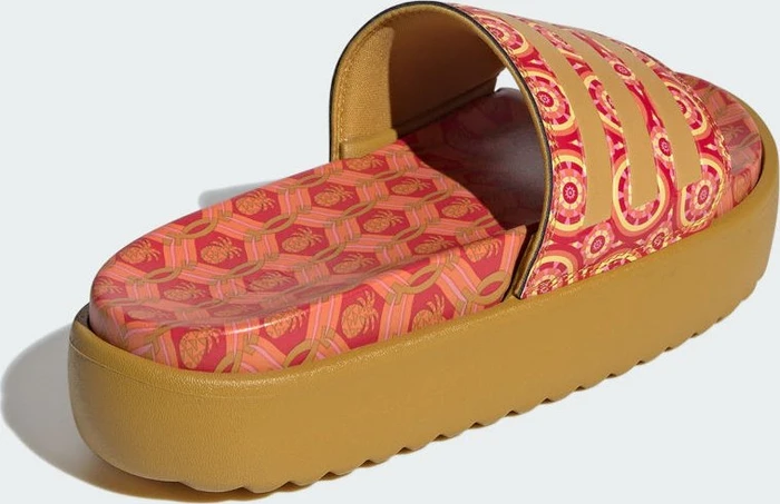 adidas Platform Adilette victory gold/tomato (Damen)