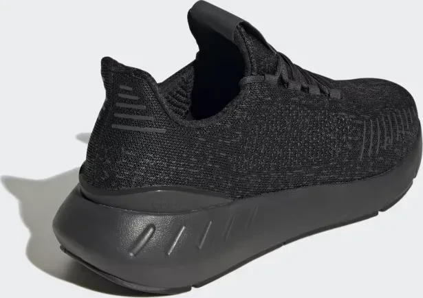 adidas Swift Run 22 core black/carbon (Herren)