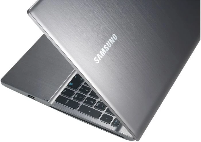 Samsung 700Z5C, Core i5-3210M, 8GB RAM, 16GB SSD, 1TB HDD, GeForce GT 640M, DE