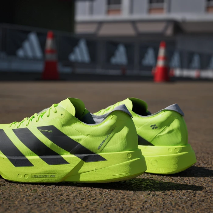 adidas Adizero Adios Pro 4 lucid lemon/core black/halo silver (Herren)