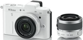 Nikon 1 V1 weiß mit Objektiv 1 NIKKOR 10-30mm 3.5-5.6 VR und 1 NIKKOR 10mm 2.8