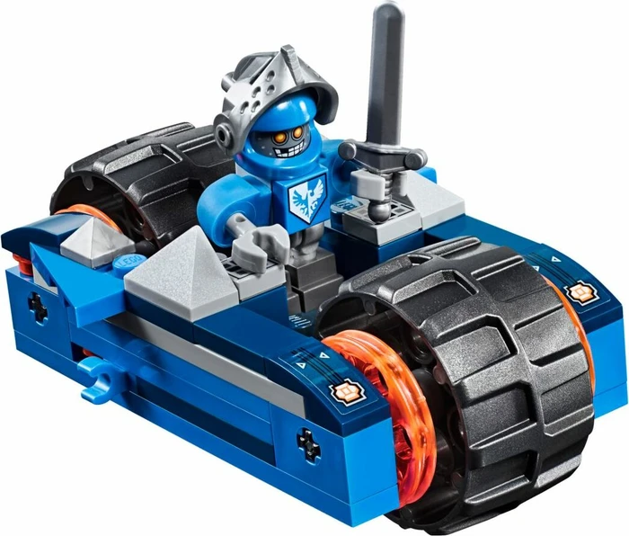 LEGO Nexo Knights - Clays Klingen-Cruiser