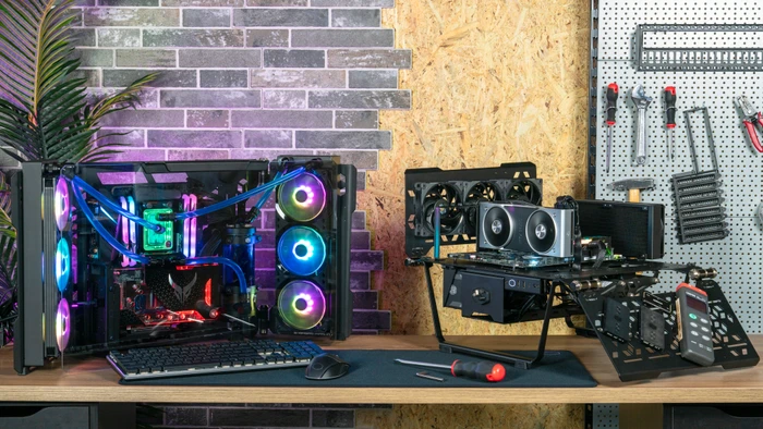 Cooler Master MasterFrame 700, Glasfenster