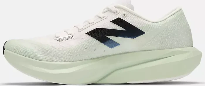 New Balance FuelCell Rebel v4 clay ash/white/black (Herren)