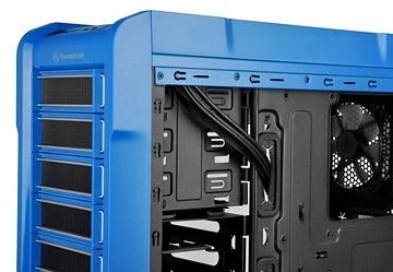 Thermaltake Chaser A31 Thunder Edition, Acrylfenster
