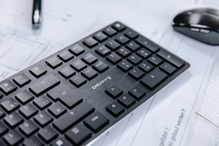 Cherry KW X ULP, schwarz, LEDs weiß, MX ULP Tactile, USB/Bluetooth, DE
