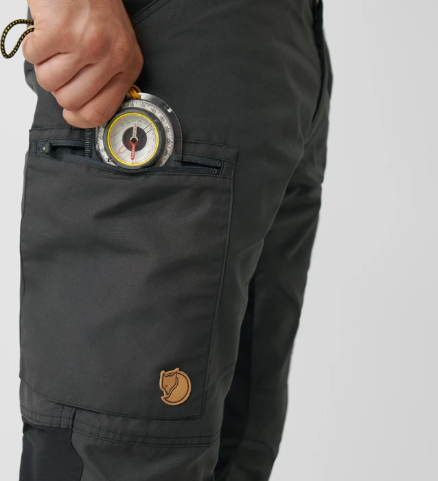 Fjällräven Kaipak Hose lang dark grey/black (Herren)