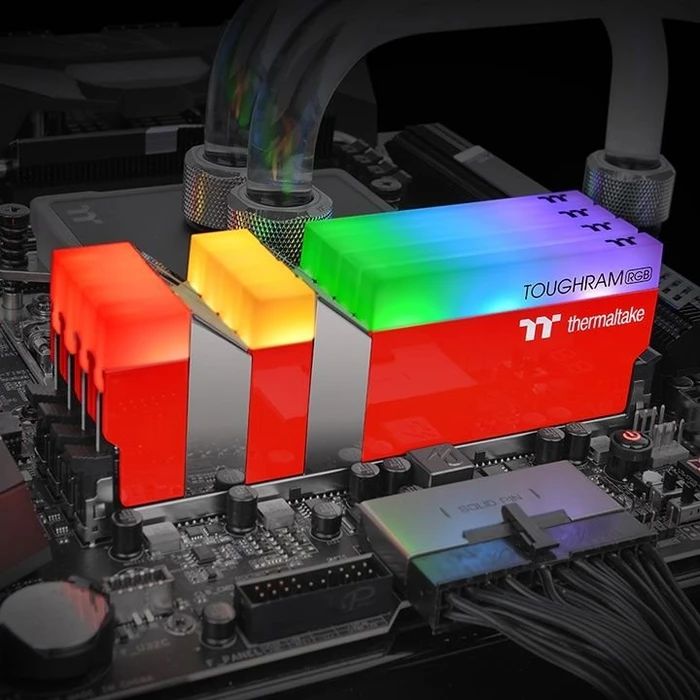 Thermaltake Toughram RGB Memory Racing Red UDIMM 16GB Kit, DDR4-3600, CL18-19-19-39